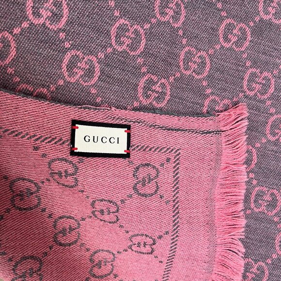 Gucci GG Wool Scarf in Graphite/Pink - Picture 13 of 14